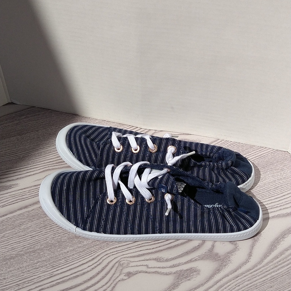 Tommy Bahama Slip-on Sneakers Flats Tennis Shoes